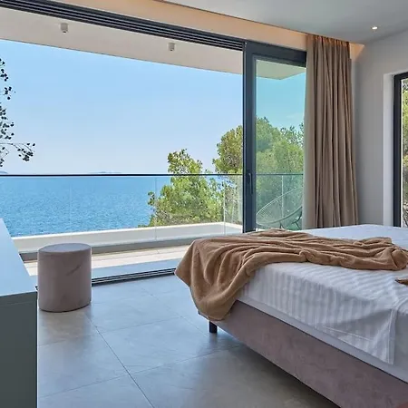 Βίλα Fabulous Sansarea With A Pool Near The Sea *