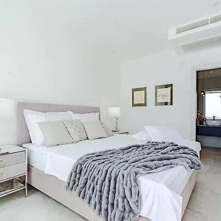 Fabulous Sansarea With A Pool Near The Sea Βίλα Blato (Korcula)