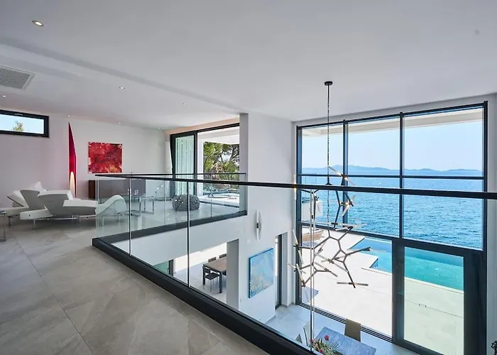 וילה Fabulous Sansarea With A Pool Near The Sea