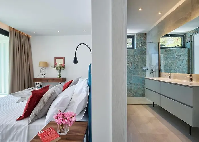 Fabulous Sansarea With A Pool Near The Sea וילה *