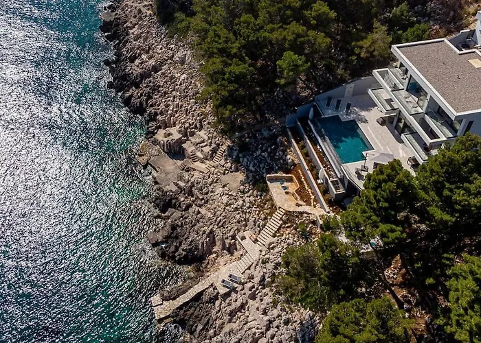Fabulous Sansarea With A Pool Near The Sea וילה *