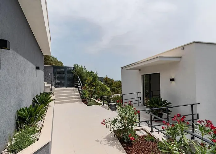 Fabulous Sansarea With A Pool Near The Sea * Blato (Korcula)