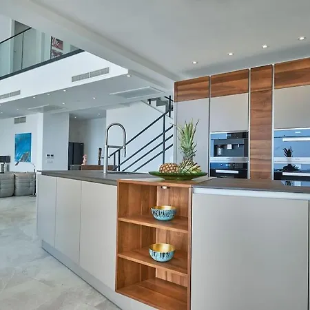 Fabulous Sansarea With A Pool Near The Sea Villa