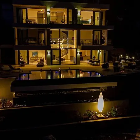 Villa Fabulous Sansarea With A Pool Near The Sea *