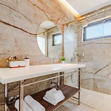 Fabulous Sansarea With A Pool Near The Sea Villa Blato (Korcula)