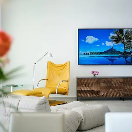 Fabulous Sansarea With A Pool Near The Sea Villa