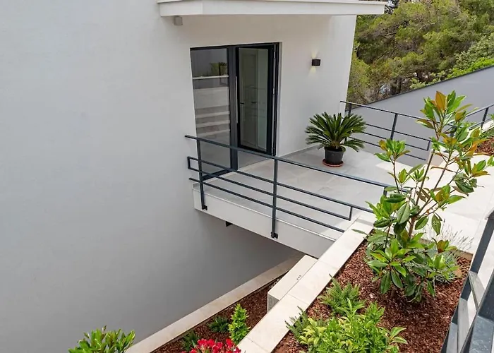 Fabulous Sansarea With A Pool Near The Sea Blato (Korcula)