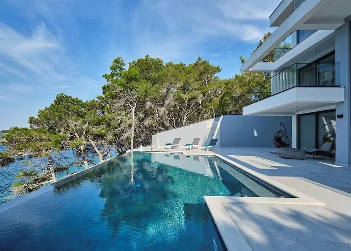Fabulous Sansarea With A Pool Near The Sea Villa Blato (Korcula)